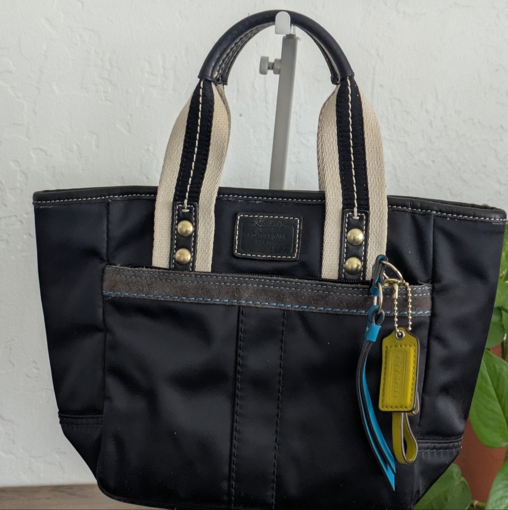 Vintage Coach Hampton Tote Handbag.